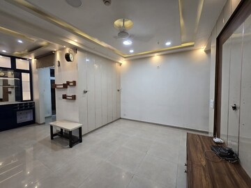 Room in 3 BHK Apartment at Gaur City 2 - 16th Avenue, Sector 16c Greater Noida – for Sale