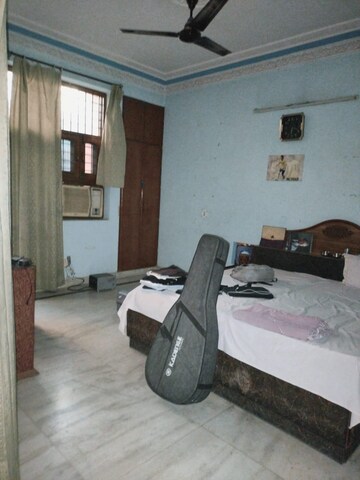 Parking in 6+ BHK Independent House at Sector 46 – for Sale
