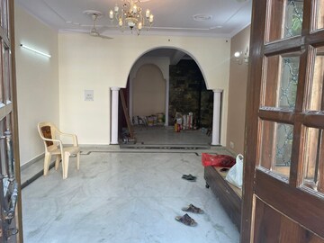 Parking in 6+ BHK Independent House at Sector 46 – for Sale