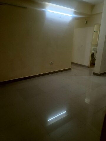 Room in 3 BHK Apartment at Conscient Habitat Residences, Sector 78 – for Sale