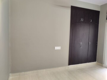 Room in 4 BHK Apartment at Sector 19, Dwarka – for Sale