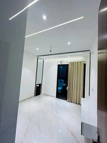 Room in 4 BHK Independent House at Sector 125 – for Sale