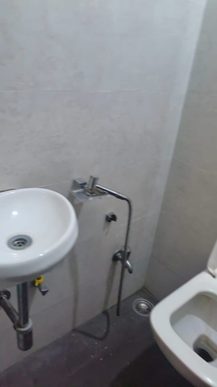 Bathroom, crystal-plaza-santacruz 1 Bedroom 400 Sq.Ft. Builder Floor In Santacruz East Mumbai 7516413