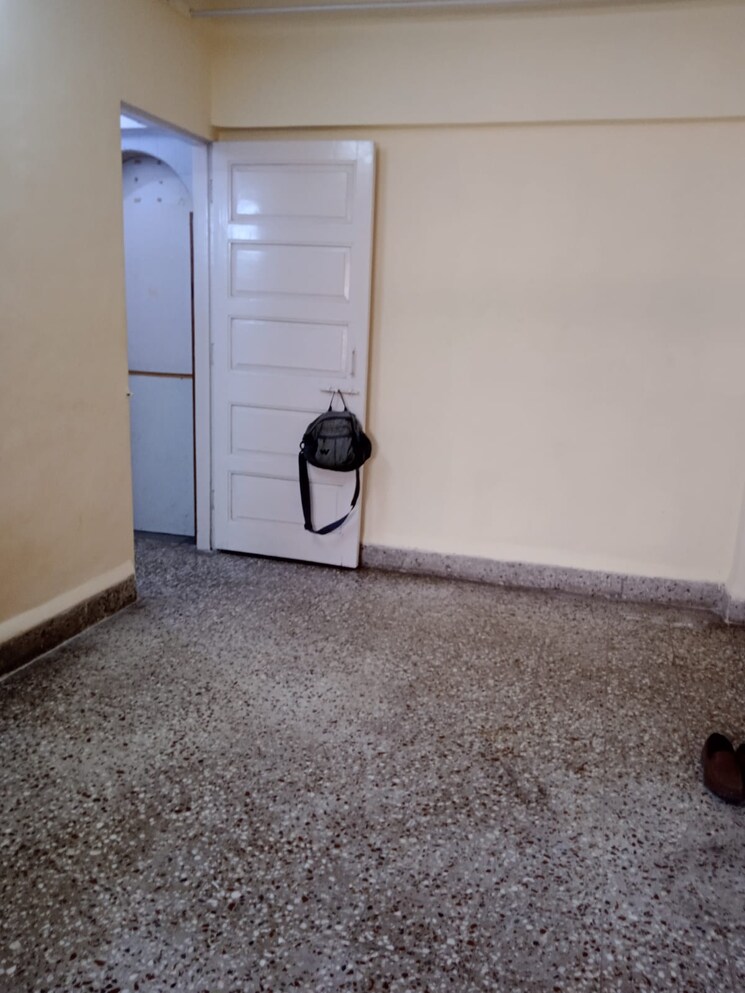 Bathroom, kadamgiri-chs 1 Bedroom 400 Sq.Ft. Apartment In Vile Parle East Mumbai 7516483