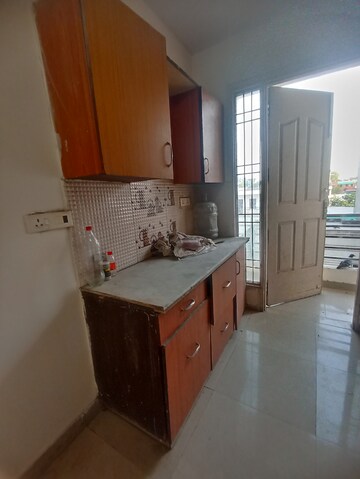 रेसिडेंशियल बिल्डर फ्लोर वर्ग फुट फॉर रेंट इन पश्चिम विहार दिल्ली  7516611