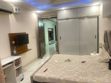 Room in 3 BHK Builder Floor at New Industrial Township – for Sale