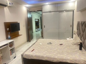 Room in 3 BHK Builder Floor at New Industrial Township – for Sale