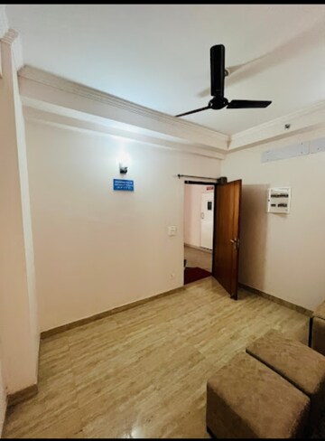Room in 2 BHK Apartment at Amrapali Golf Homes, Sector 4, Greater Noida – for Sale