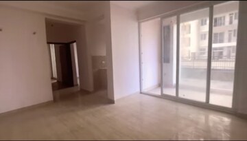 Room in 3 BHK Apartment at Amrapali Golf Homes, Sector 4, Greater Noida – for Sale