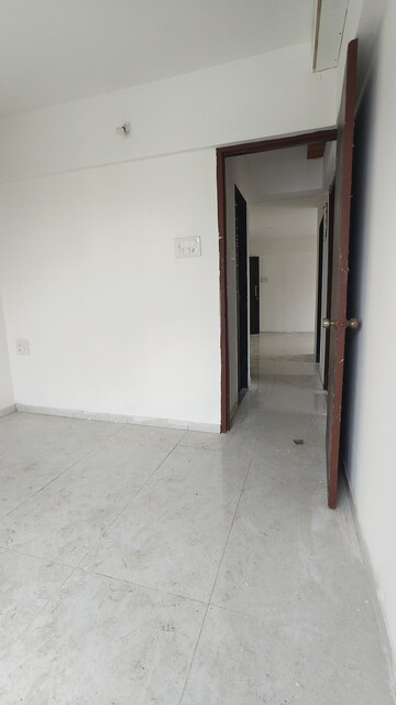 Room in 2 BHK Apartment at Adhiraj Niramaya Heights, Kalwa – for Sale