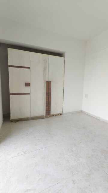 Room in 2 BHK Apartment at Adhiraj Niramaya Heights, Kalwa – for Sale
