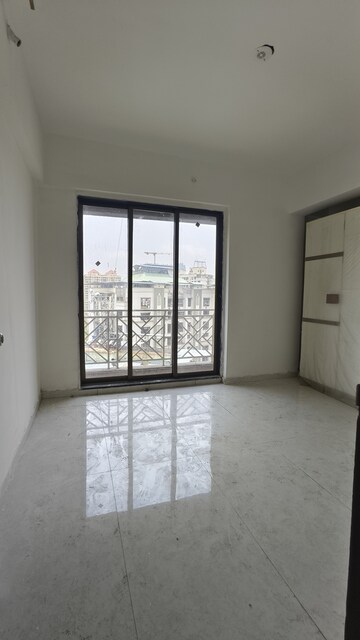 Room in 2 BHK Apartment at Adhiraj Niramaya Heights, Kalwa – for Sale