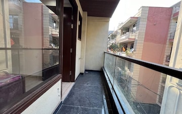2 BHK Builder Floor For Sale in Chattarpur
