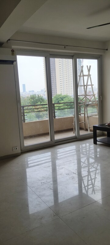 Room in 3 BHK Apartment at Tulip Violet, Sector 69 – for Sale