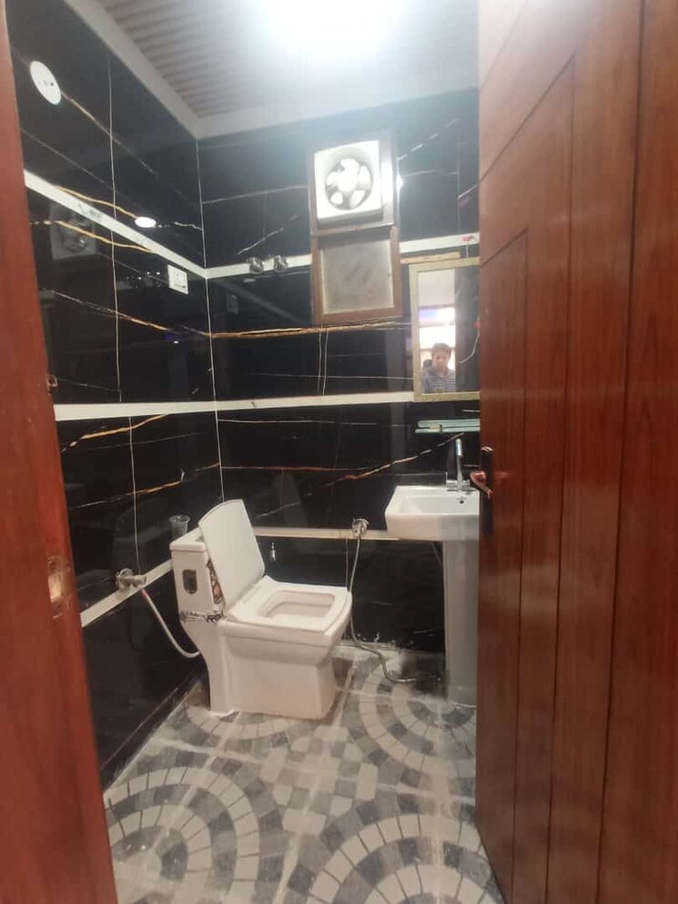 undefined, chattarpur 3 Bedroom 110 Sq.Yd. Builder Floor In Chattarpur Delhi 7517603