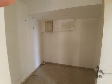 Room in 3 BHK Apartment at Hiranandani Rodas Enclave Rosemount, Ghodbunder Road – for Sale