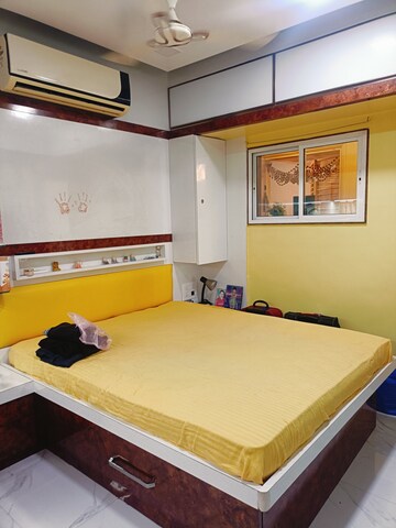 Master Bedroom in 2 BHK Apartment at Solitaire Kothrud, Kothrud – for Sale