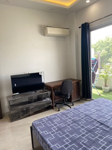 Bedroom in 3 BHK Apartment at Parsvnath Green Ville, Sector 48 – for Sale