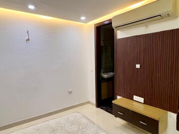 Room in 4 BHK Penthouse at Emaar The Palm Springs, Sector 54 – for Sale