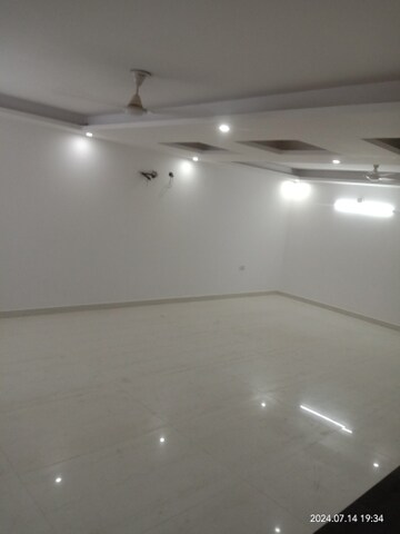 Living Room in 4 BHK Builder Floor at Green Fields Colony – for Sale