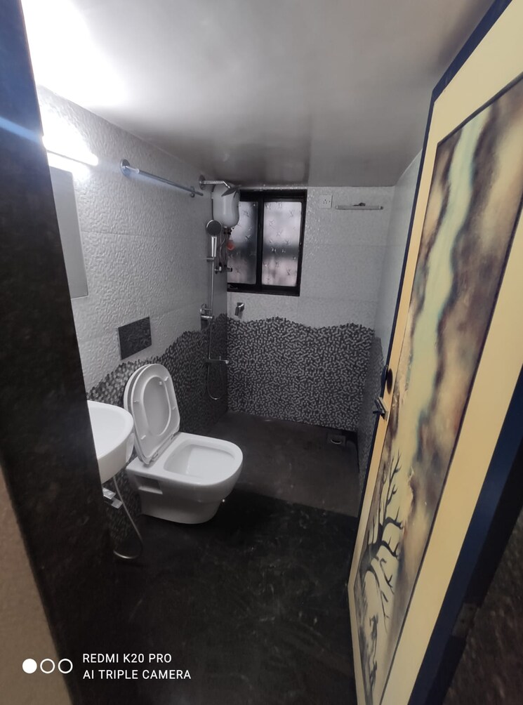 Bathroom, greenfield-chs 2 Bedroom 717 Sq.Ft. Apartment In Santacruz East Mumbai 7518114