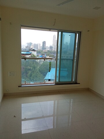 Room in 2 BHK Apartment at Mulund East – for Sale