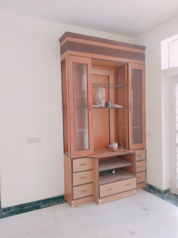 Room in 3 BHK Apartment at Yashika Green Square, Sector 99a – for Sale