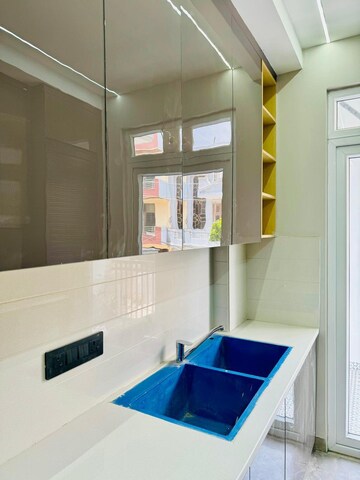 Master Bedroom in 4 BHK Builder Floor at Unitech South City 1, Sector 41 – for Sale