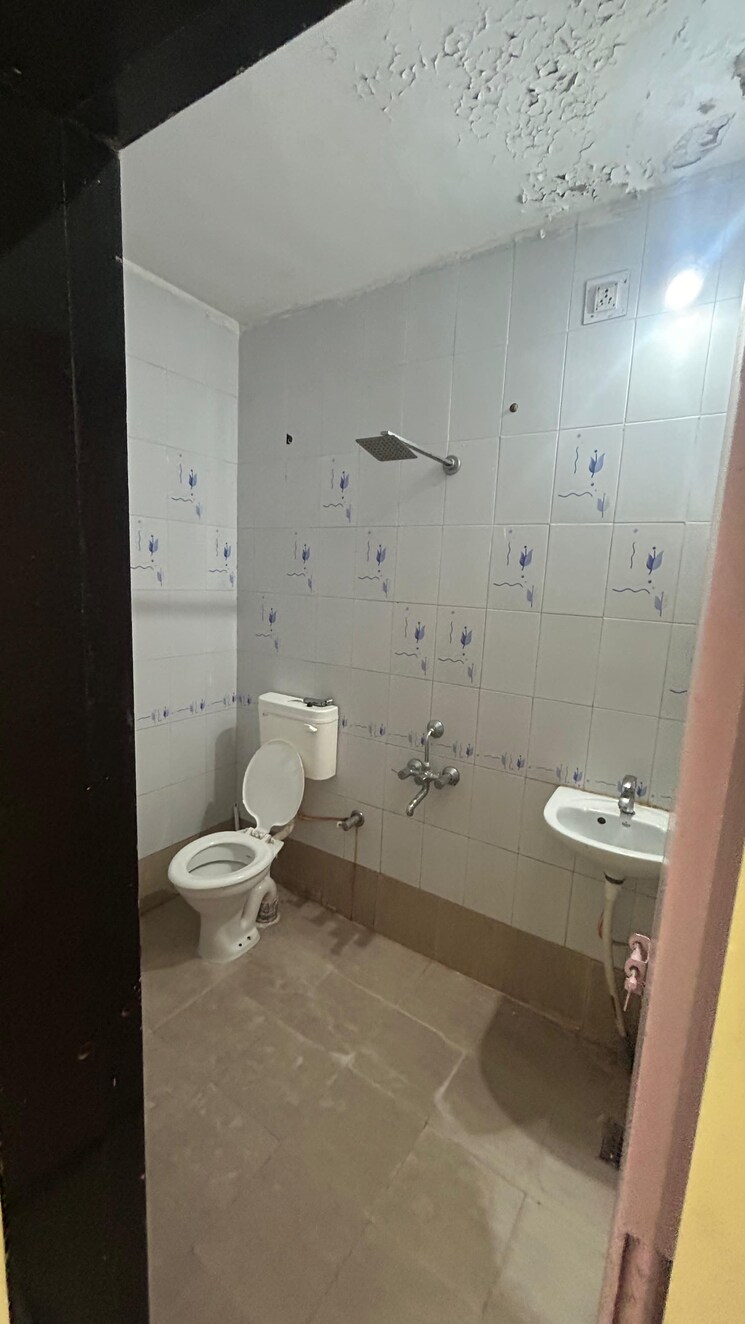 Bathroom, anshul-shree-hans-garden 2 Bedroom 800 Sq.Ft. Apartment In Dhanori Pune 7518585