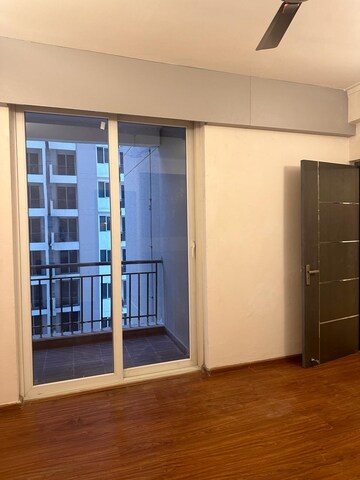 Room in 6 BHK Independent House at Sector 122 – for Sale