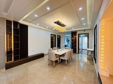 Room in 4 BHK Builder Floor at Sushant Lok 2, Sector 57 – for Sale