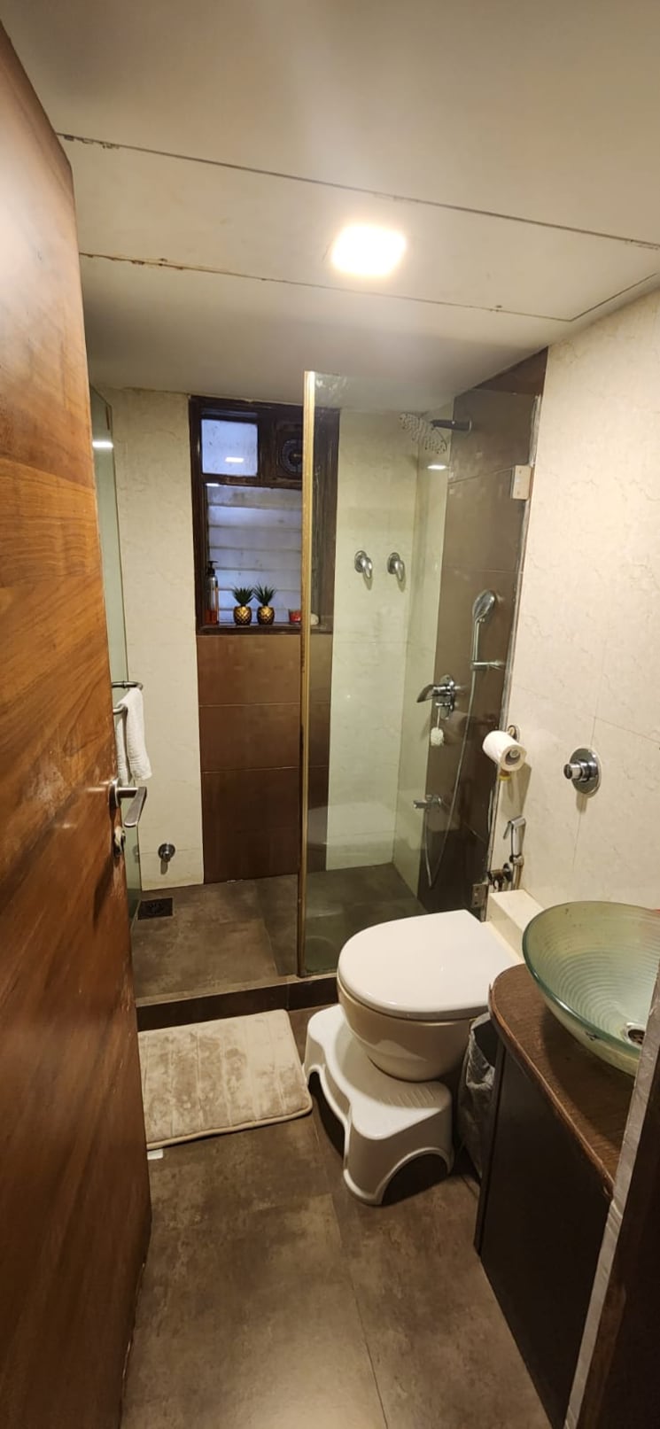 Bathroom, lok-nirman-apartments 2 Bedroom 1000 Sq.Ft. Apartment In Khar West Mumbai 7518619