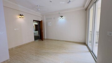 Room in 3 BHK Apartment at Wall Rock Aishwaryam, Sector 16c Greater Noida – for Sale