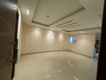 Room in 4 BHK Builder Floor at Saket – for Sale