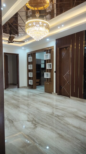 Staircase in 4 BHK Builder Floor at Unitech South City II, Sector 50 – for Sale