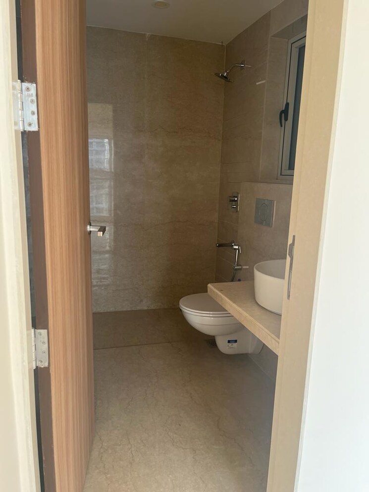 Bathroom, lodha-primo 3 Bedroom 1082 Sq.Ft. Apartment In Parel Mumbai 7519022