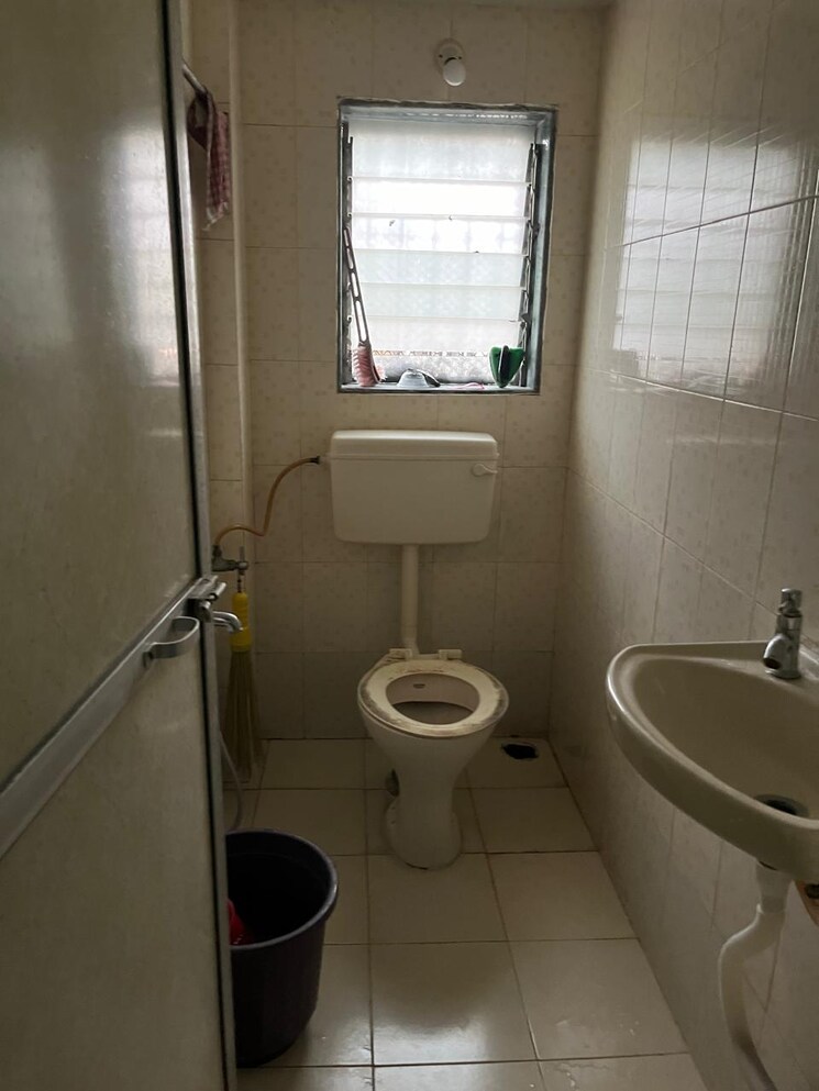 Bathroom, sai-shraddha-apartment-thane 2 Bedroom 800 Sq.Ft. Apartment In Lokmanya Nagar Thane 7519646