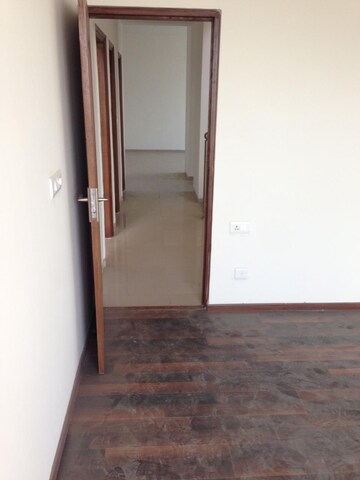 Room in 3 BHK Apartment at Sushma Crescent, Dhakoli Village – for Sale