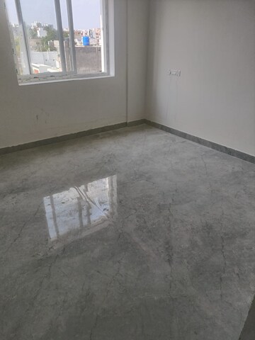 Room in 3 BHK Apartment at Shaikpet – for Sale