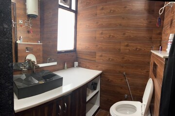 Bathroom in 3 BHK Builder Floor at Sector 57 – for Sale