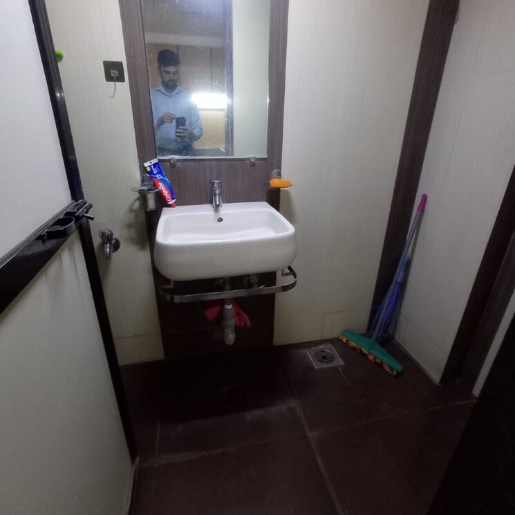 Bathroom, kanakia-park-apartment 1.5 Bedroom 450 Sq.Ft. Apartment In Samata Nagar Mumbai 7520031