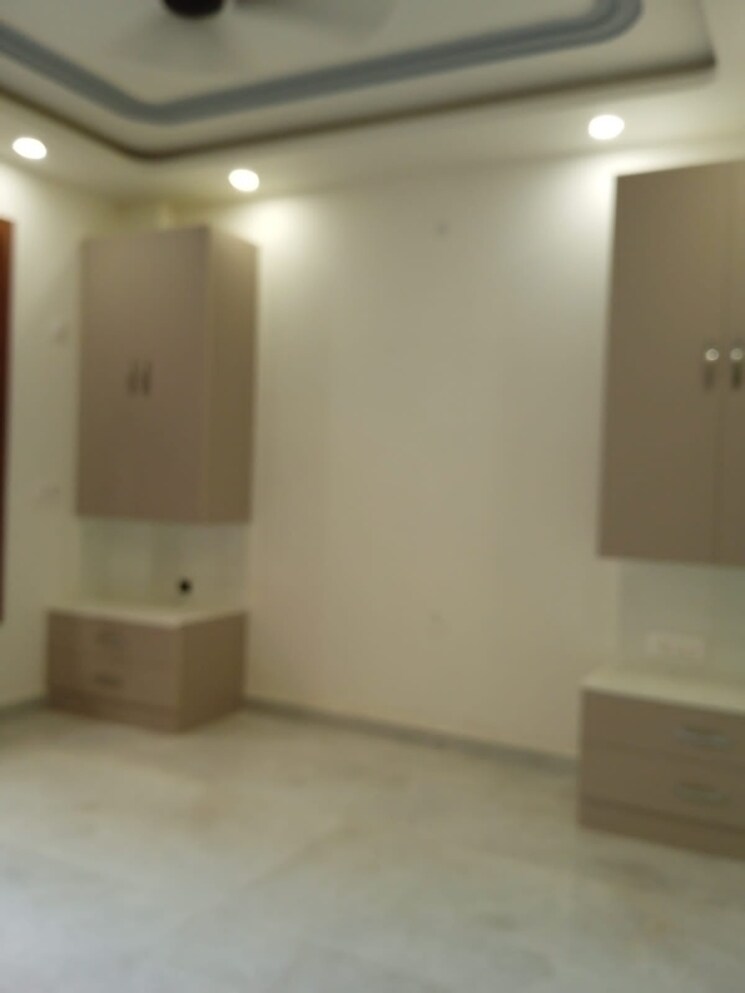 Room, dashrath puri 3 Bedroom 1200 Sq.Ft. Apartment In Dashrath Puri Delhi 7520058