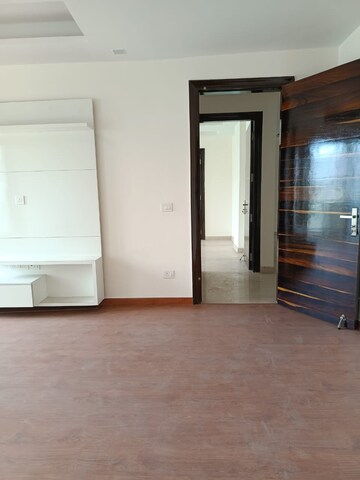 Room in 3.5 BHK Builder Floor at Palam Vihar Residents Association, Palam Vihar – for Sale