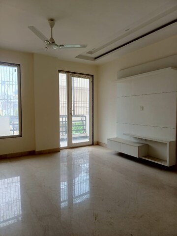 Room in 3.5 BHK Builder Floor at Palam Vihar Residents Association, Palam Vihar – for Sale