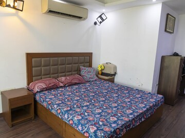 Bedroom in 4 BHK Builder Floor at Palam Vihar Residents Association, Palam Vihar – for Sale