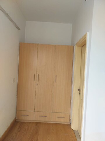 Room in 2 BHK Apartment at Jaypee Green Villas, Jaypee Greens – for Sale
