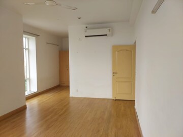Room in 2 BHK Apartment at Jaypee Green Villas, Jaypee Greens – for Sale
