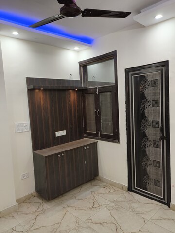 Bedroom in 2 BHK Builder Floor at Mahavir Enclave – for Sale