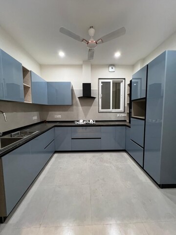 रेसिडेंशियल बिल्डर फ्लोर वर्ग यार्ड फॉर रेंट इन सोमी नगर दिल्ली  7520732