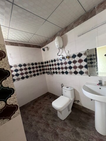 Master Bedroom in 4 BHK Apartment at Saya Gold Avenue, Vaibhav Khand – for Sale